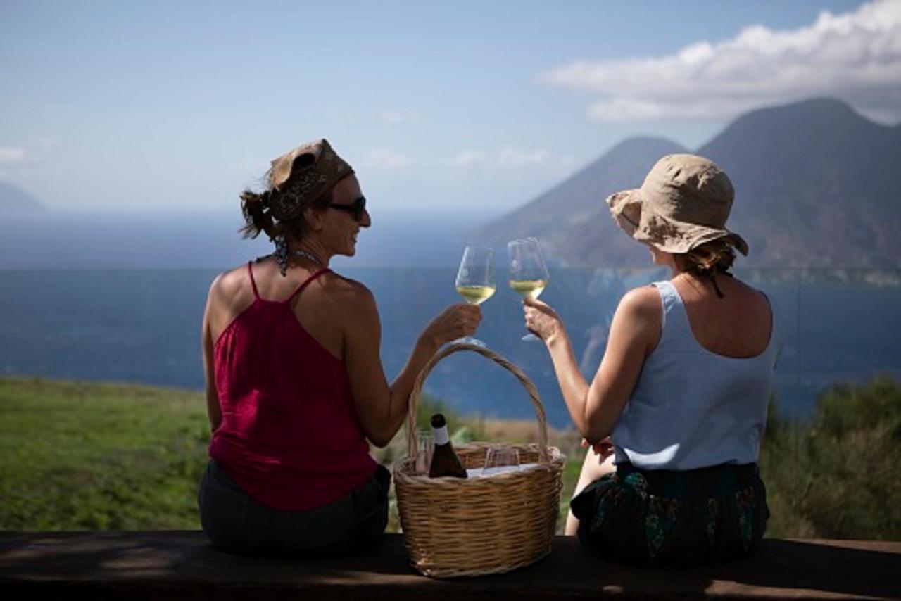 Tenuta Di Castellaro Winery & Resort 利帕里 外观 照片